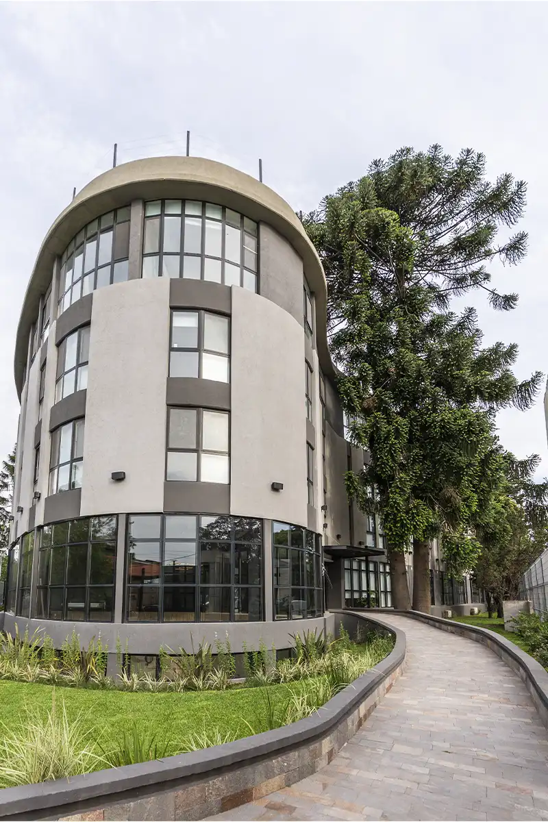 Hotel Araucarias | Suites de Diseño en Moreno